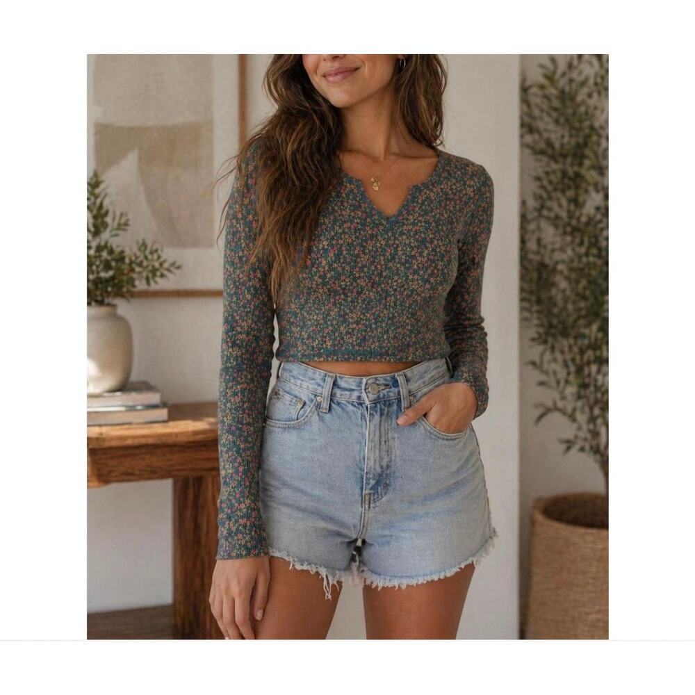 American Eagle vintage waffle long sleeve top Size S floral